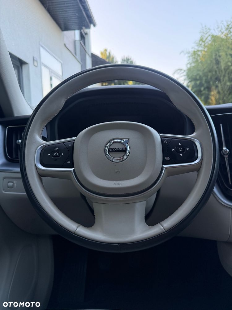 Volvo XC 60 D3 Drive-E Momentum - 20