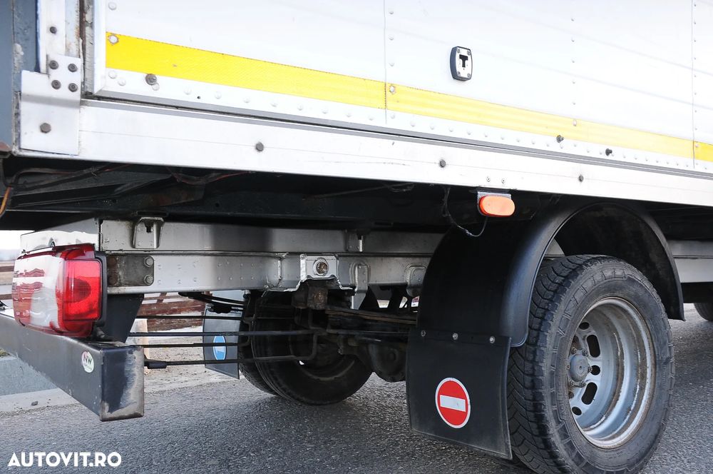 Mercedes-Benz Sprinter - 11