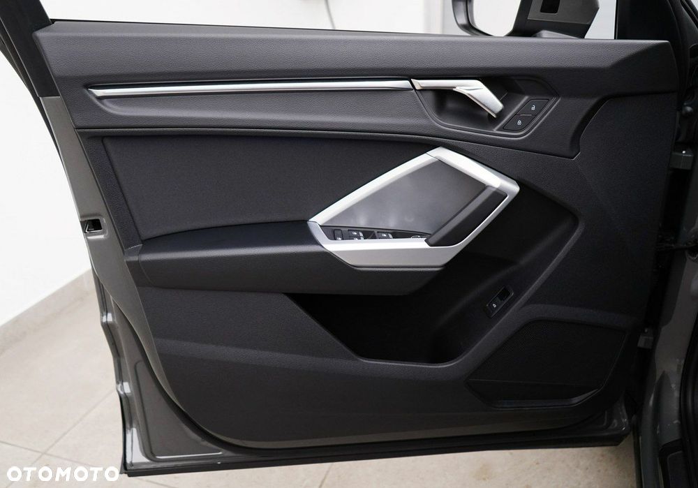 Audi Q3 Sportback - 22