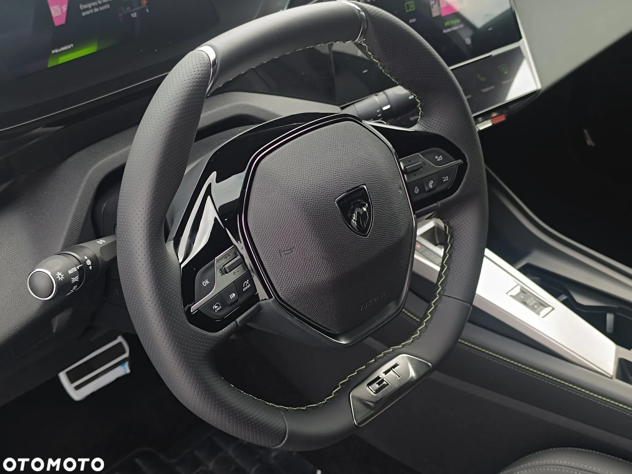 Peugeot 408 - 24