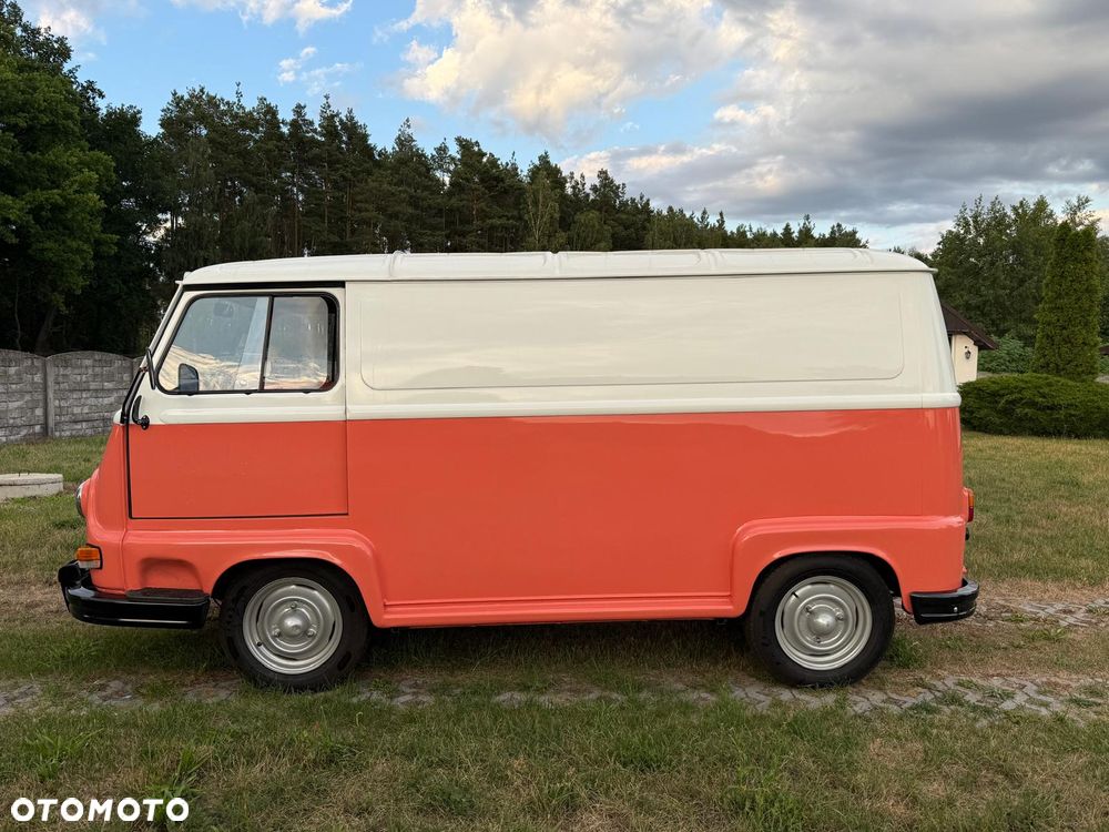 Renault Estafette - 1