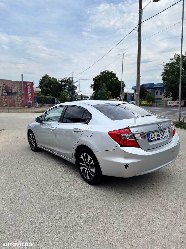 Honda Civic 1.8 AT ES - 3
