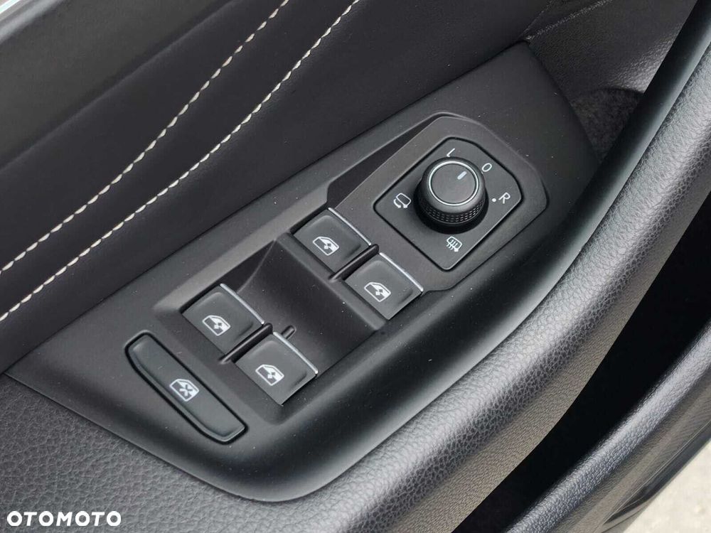 Volkswagen Passat 1.5 TSI EVO Elegance DSG - 20