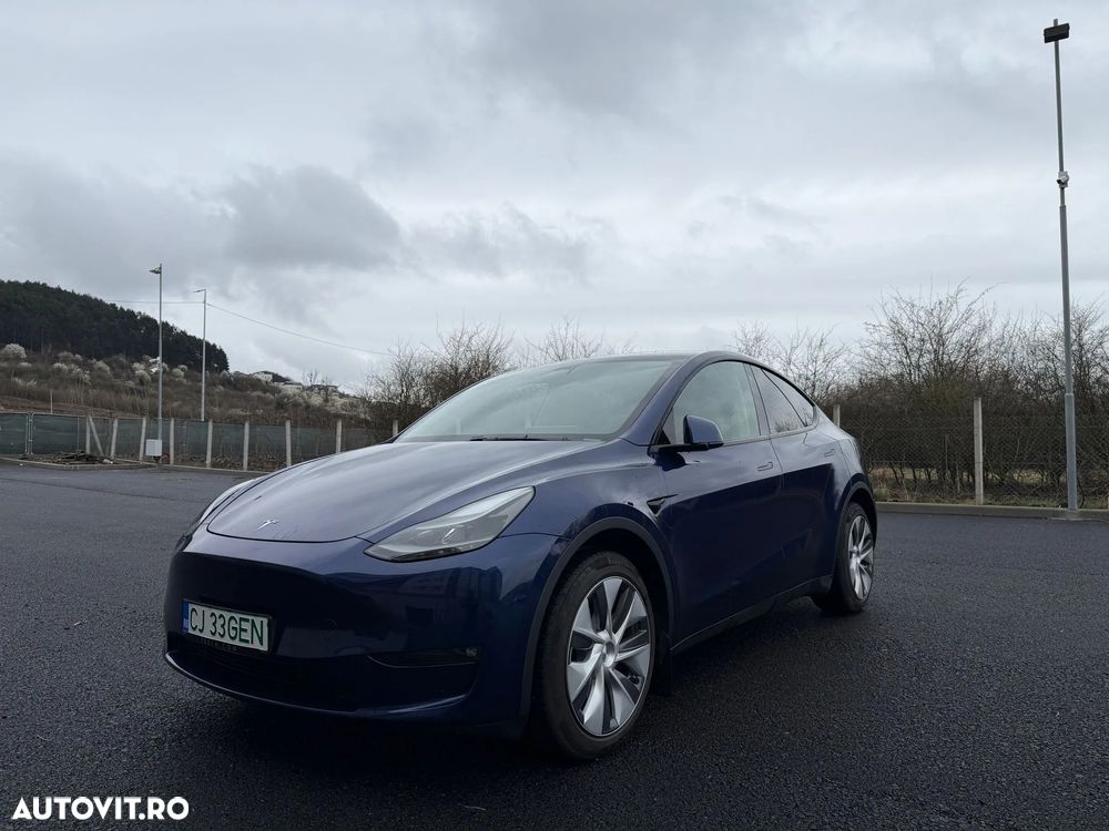 Tesla Model Y AWD Performance - 1