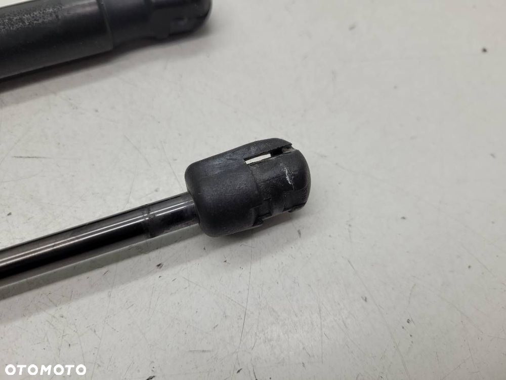 SIŁOWNIKI KLAPY KOMPLET LEWY PRAWY A6 C7 KOMBI 2018 - 2