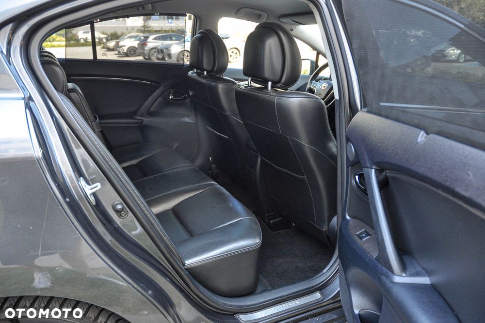 Toyota Avensis - 13