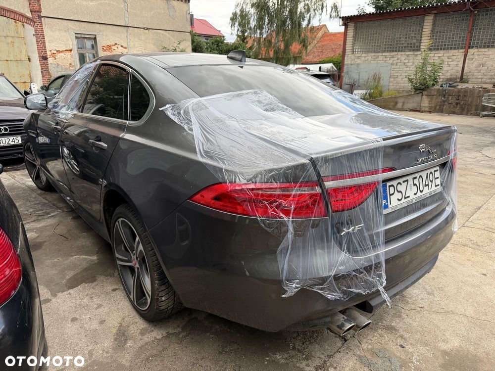 Jaguar XF 2.0 i4D Prestige - 2