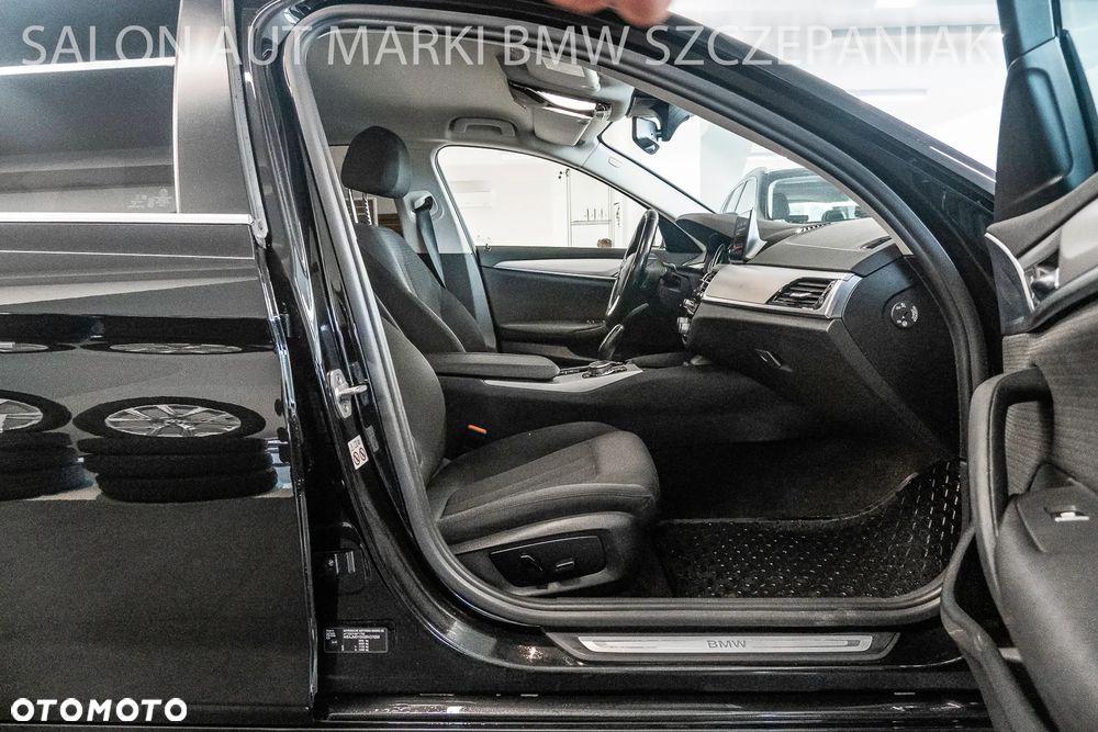 BMW Seria 5 520d xDrive - 33