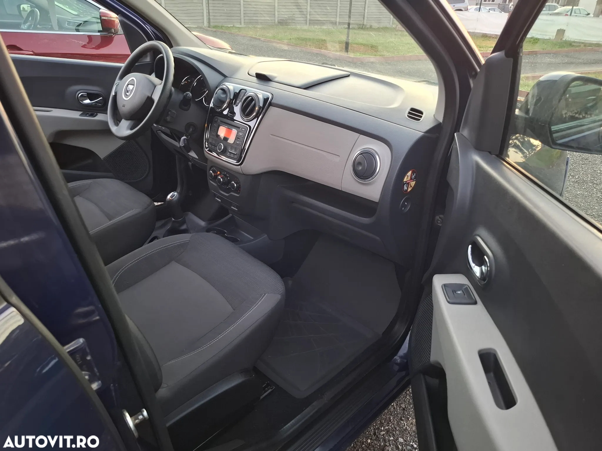 Dacia Lodgy 1.5 dCi 90 CP Laureate - 8