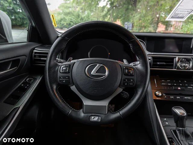 Lexus IS 200t / 300 F Sport - 7