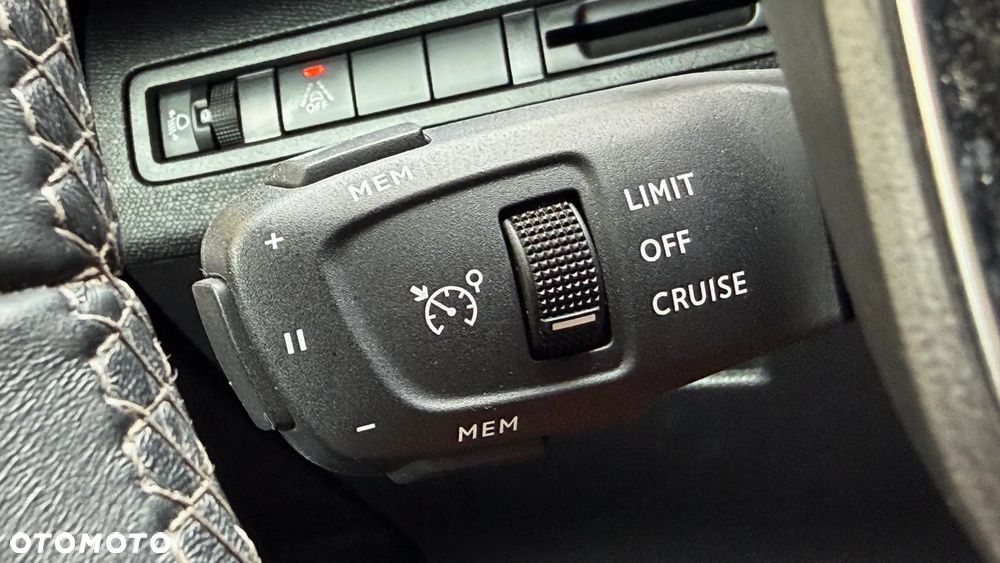 Peugeot 3008 BlueHDi 130 Stop & Start EAT8 Allure - 34