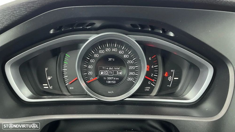 Volvo V40 1.6 D2 Eco Momentum - 32