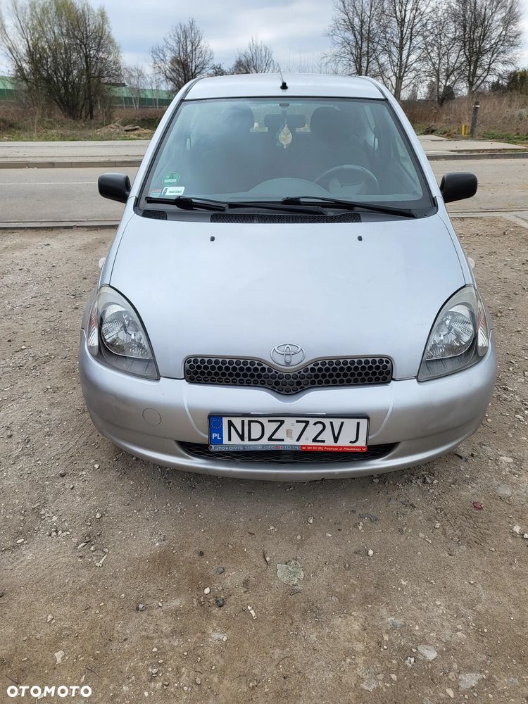 Toyota Yaris - 1