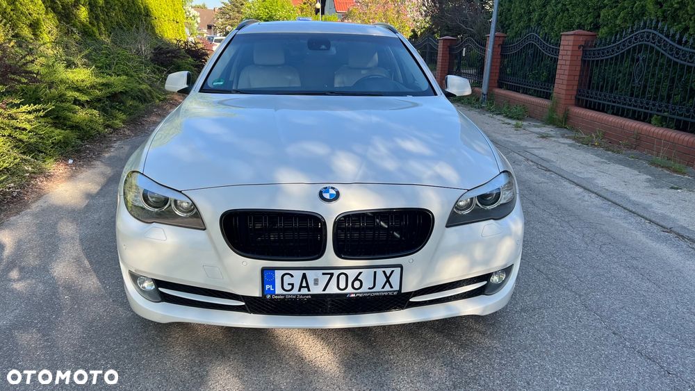 BMW Seria 5 525d Sport-Aut - 39