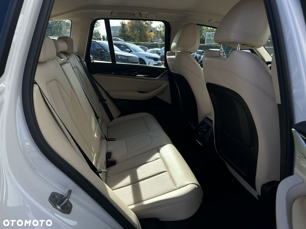 BMW X3 xDrive30e Advantage - 19