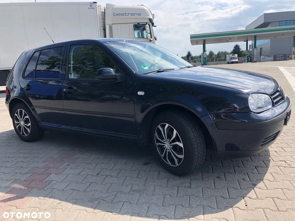 Volkswagen Golf - 6