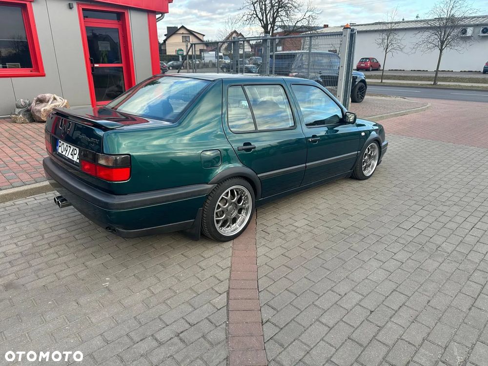 Volkswagen Vento - 3