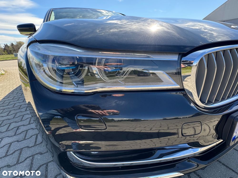 BMW Seria 7 750i xDrive - 19