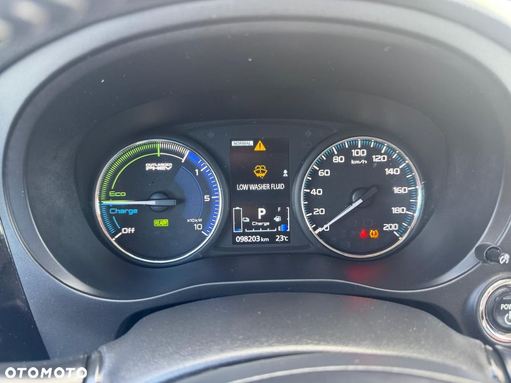Mitsubishi Outlander 2.4 4WD Diamant - 21