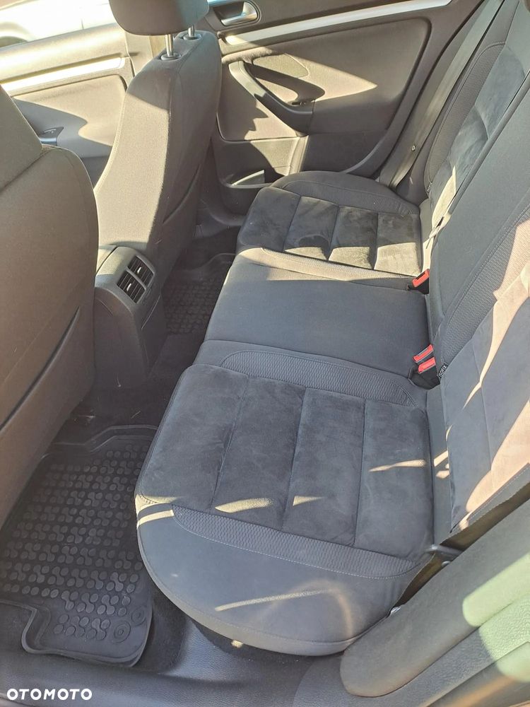 Volkswagen Golf VI 1.6 TDI Comfortline - 4