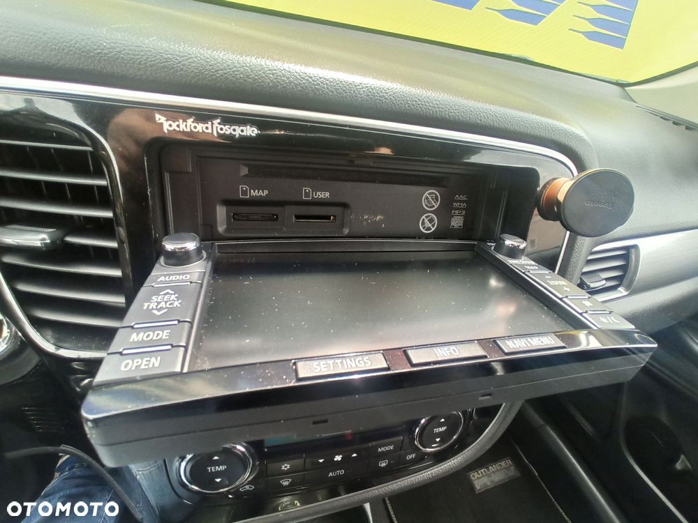 Mitsubishi Outlander - 17