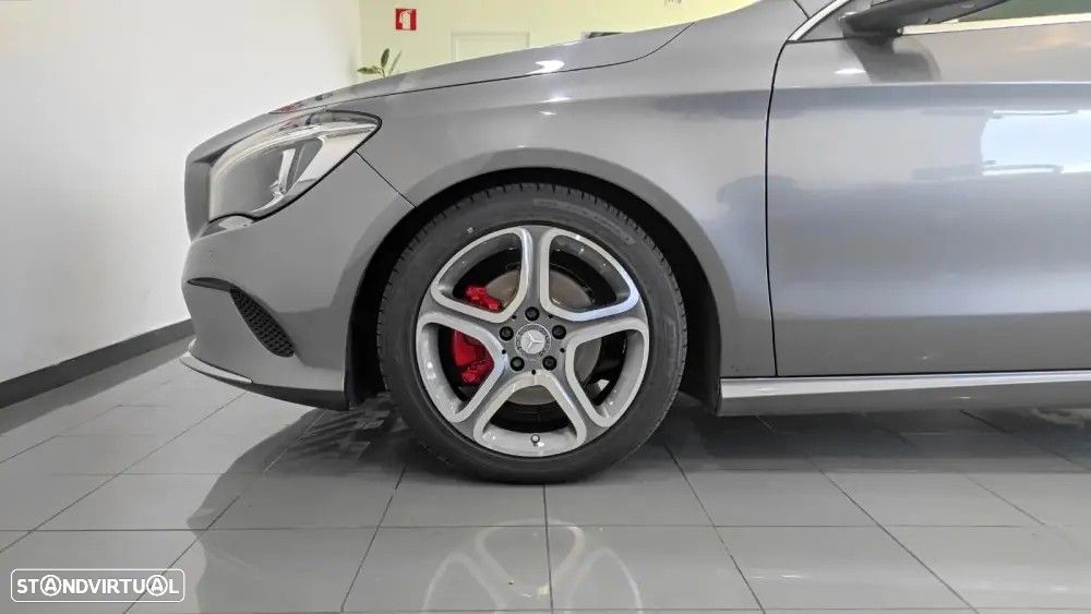 Mercedes-Benz CLA 200 d Shooting Brake AMG Line - 48