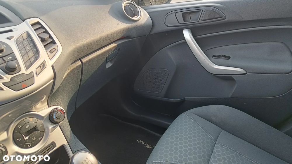 Ford Fiesta - 10