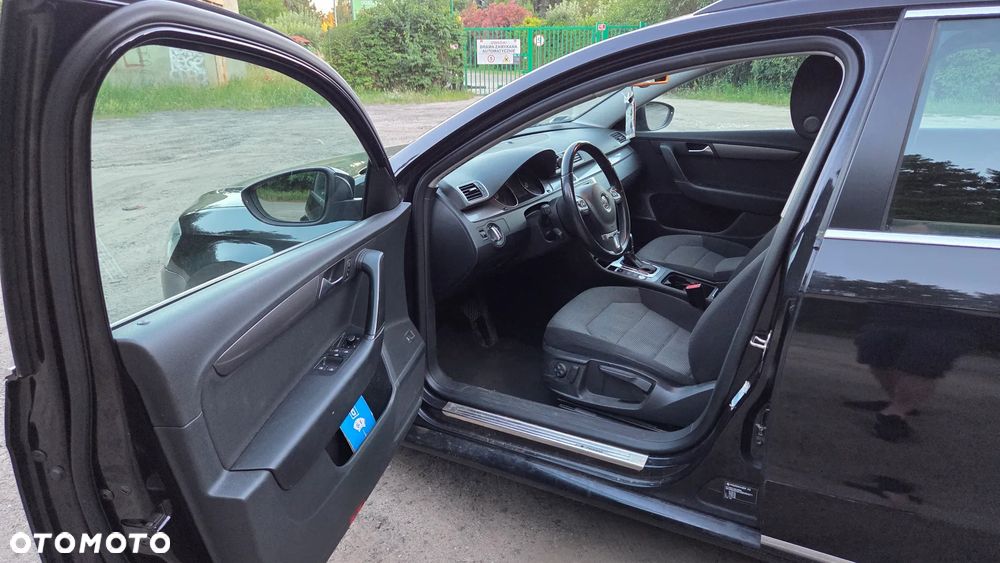 Volkswagen Passat 2.0 TDI Comfortline DSG - 10
