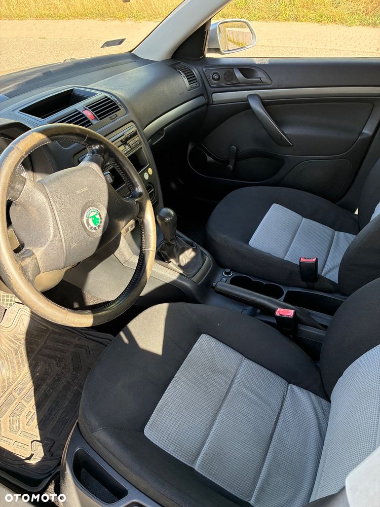 Skoda Octavia 1.4 Fun - 8