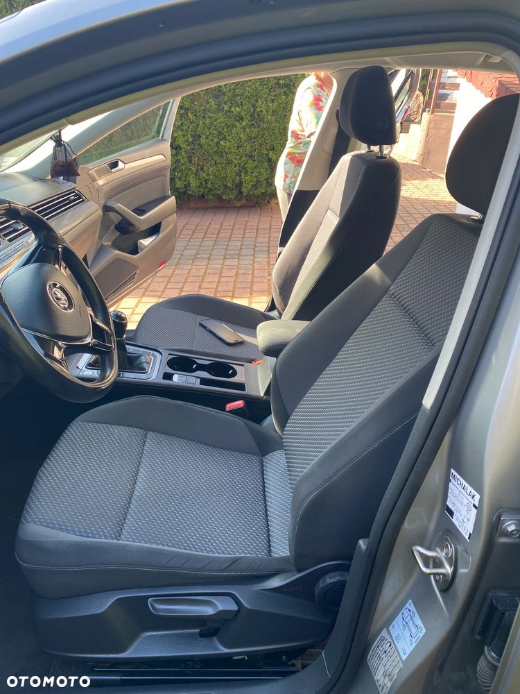 Volkswagen Passat 1.6 TDI BMT City - 10