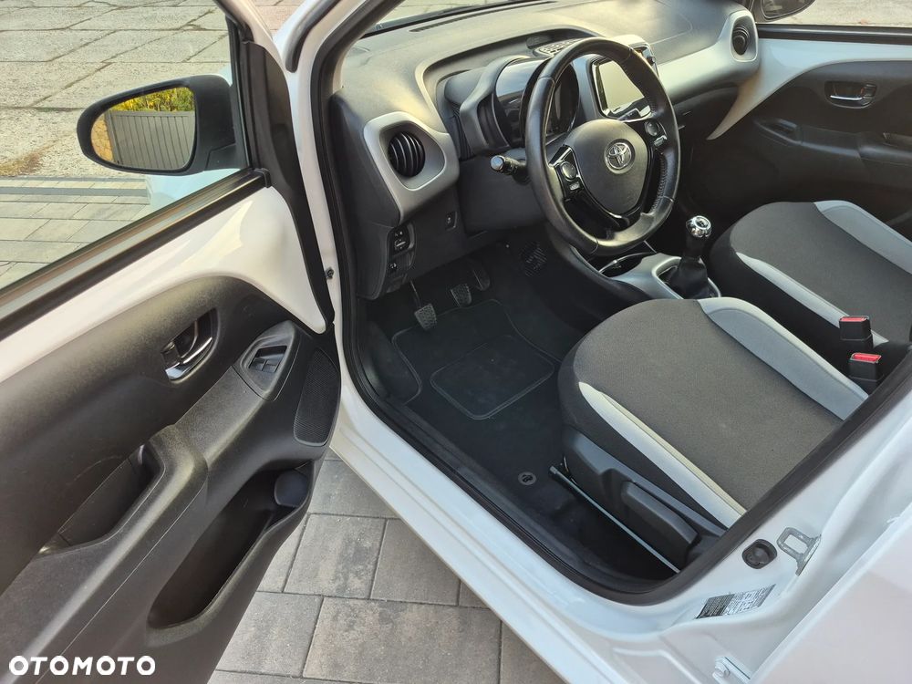 Toyota Aygo 1.0 VVT-i Sprint EU6 - 27