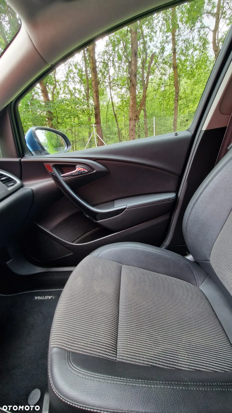 Opel Astra IV 1.4 T Cosmo - 12