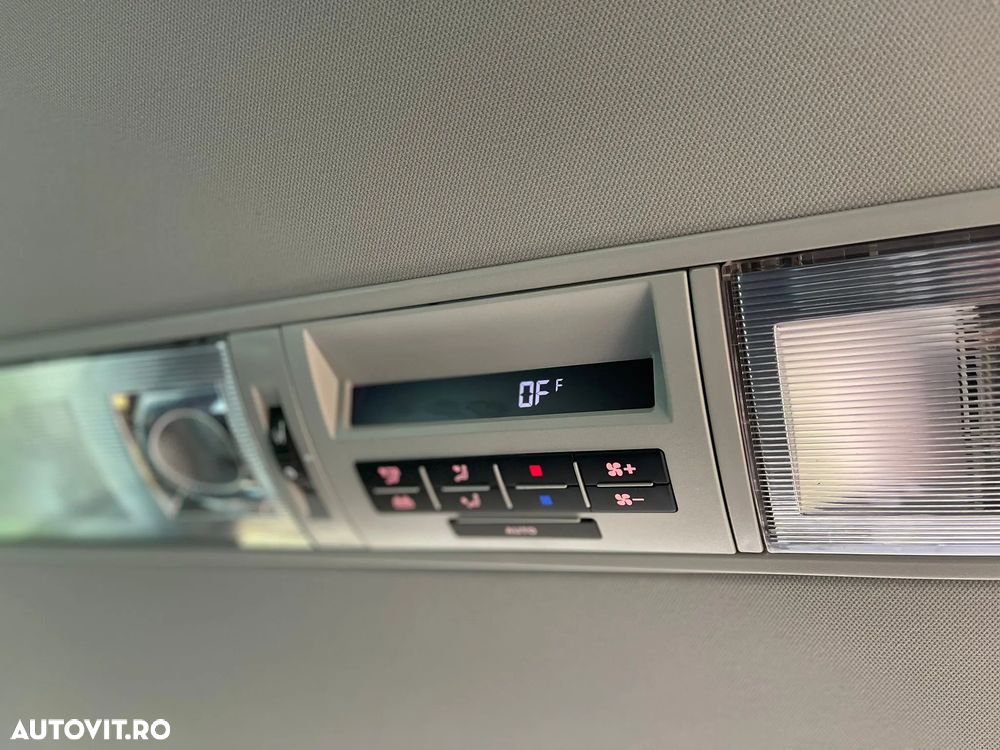 Volkswagen Multivan - 18