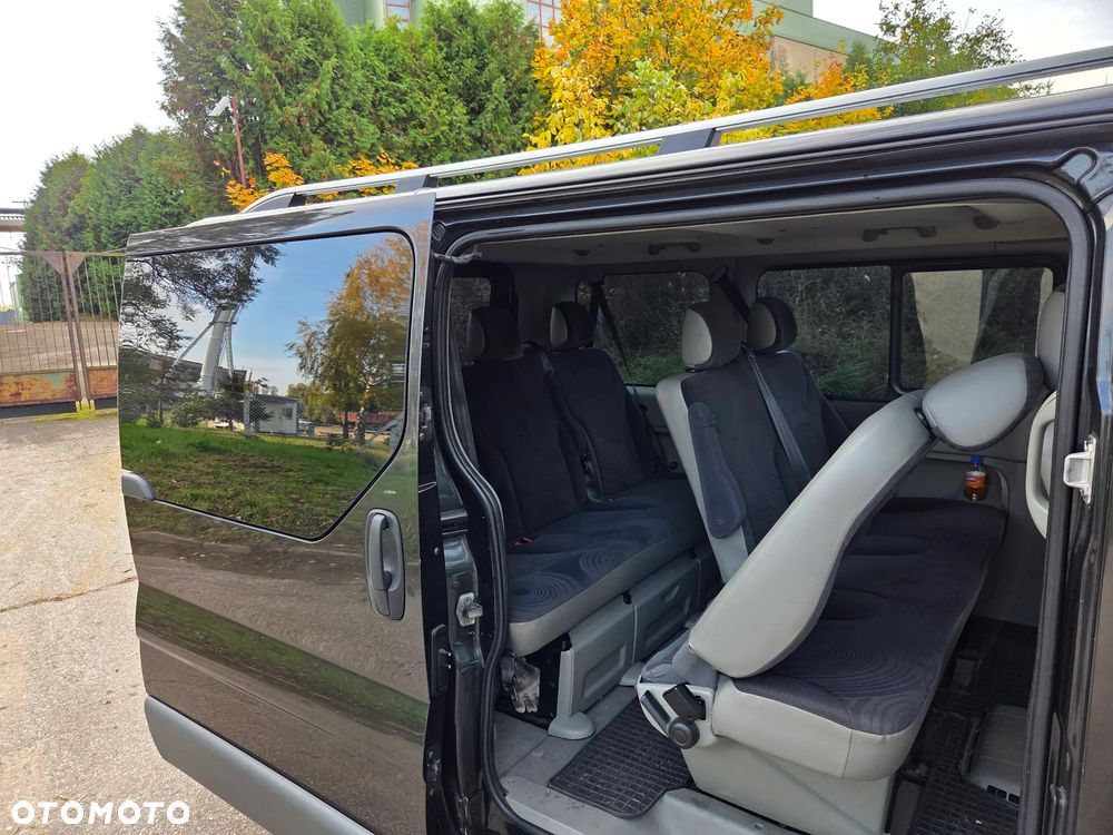 Opel Vivaro 2011 photo 5