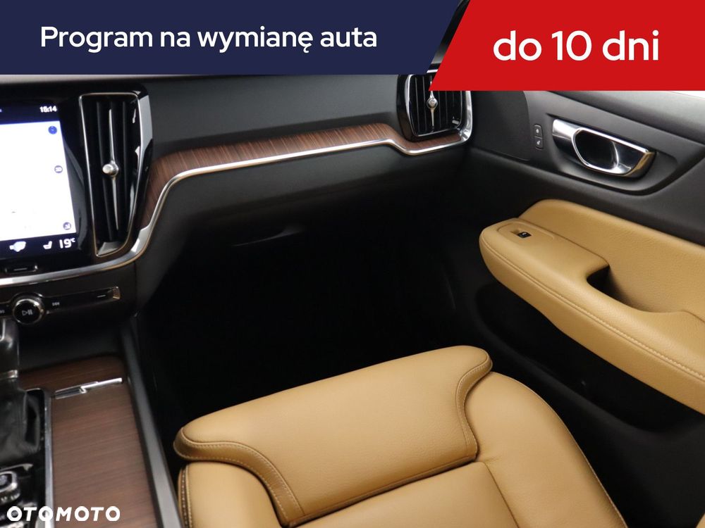 Volvo V60 Cross Country - 10