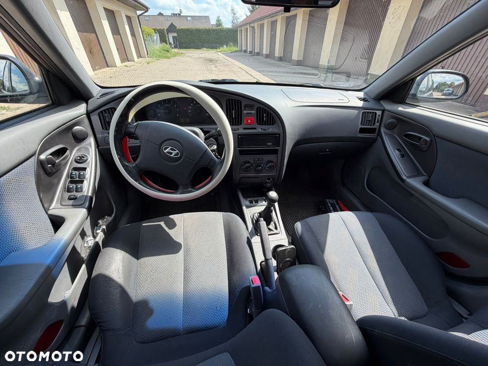 Hyundai Elantra - 5