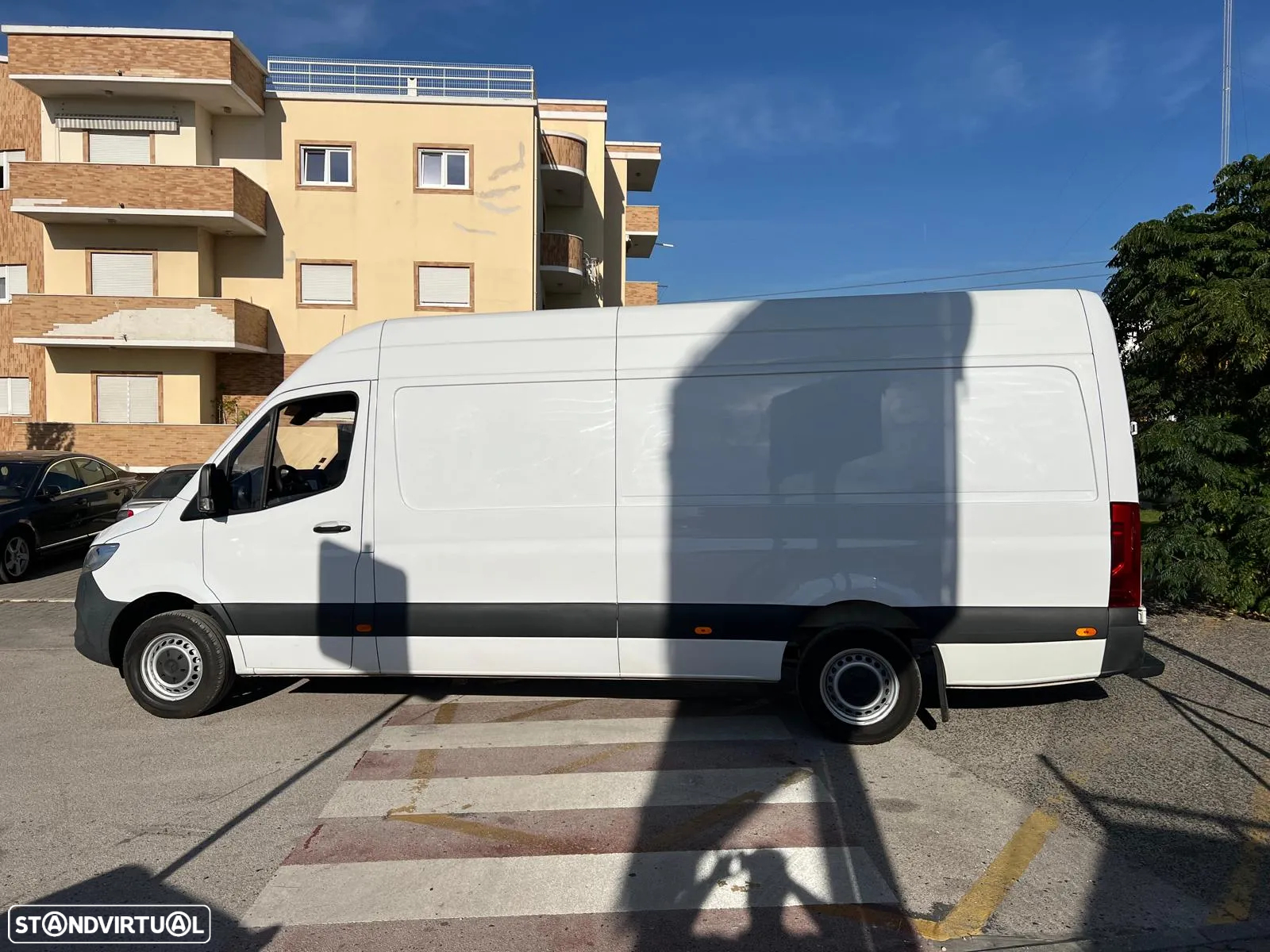 Mercedes-Benz Sprinter - 11