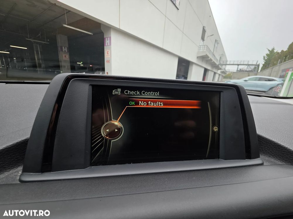 BMW Seria 1 120d Aut. Sport Line - 23