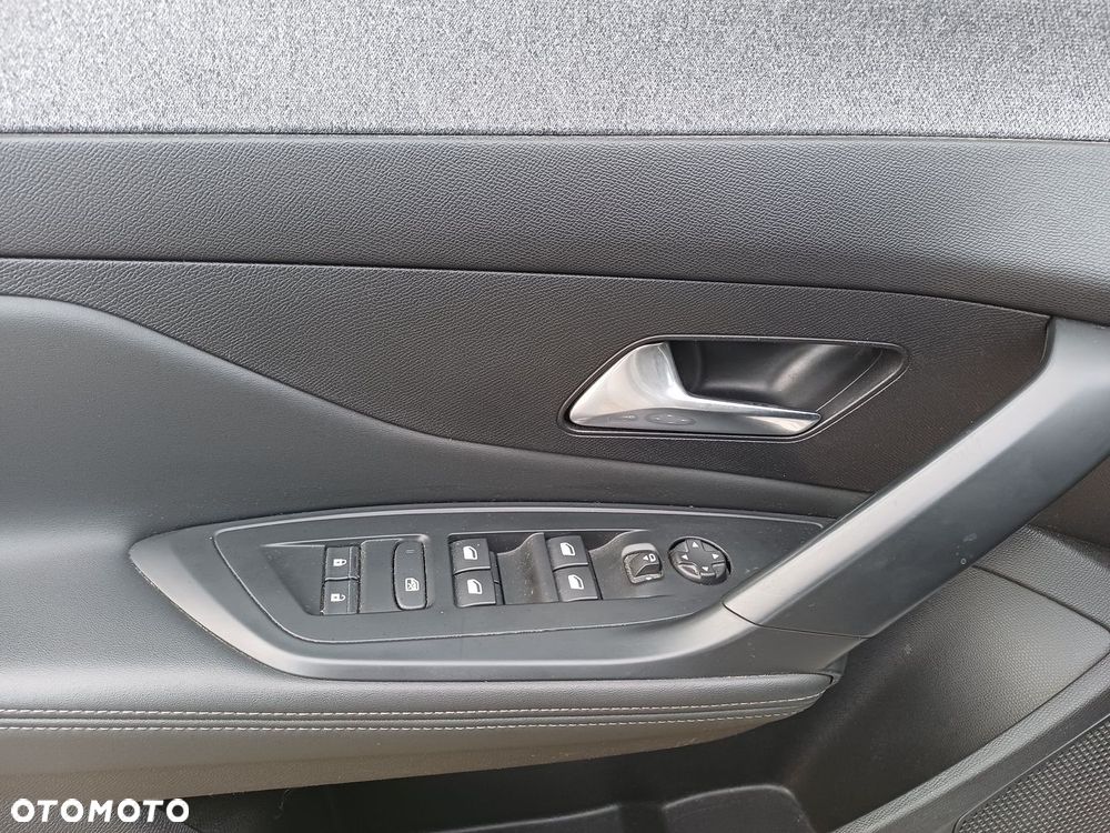 Peugeot 308 1.5 BlueHDi Allure Pack S&S EAT8 - 26