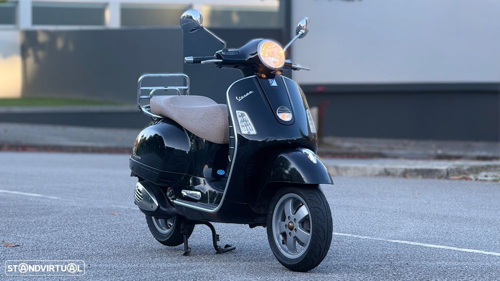 Vespa GTS Super 250ie - 4