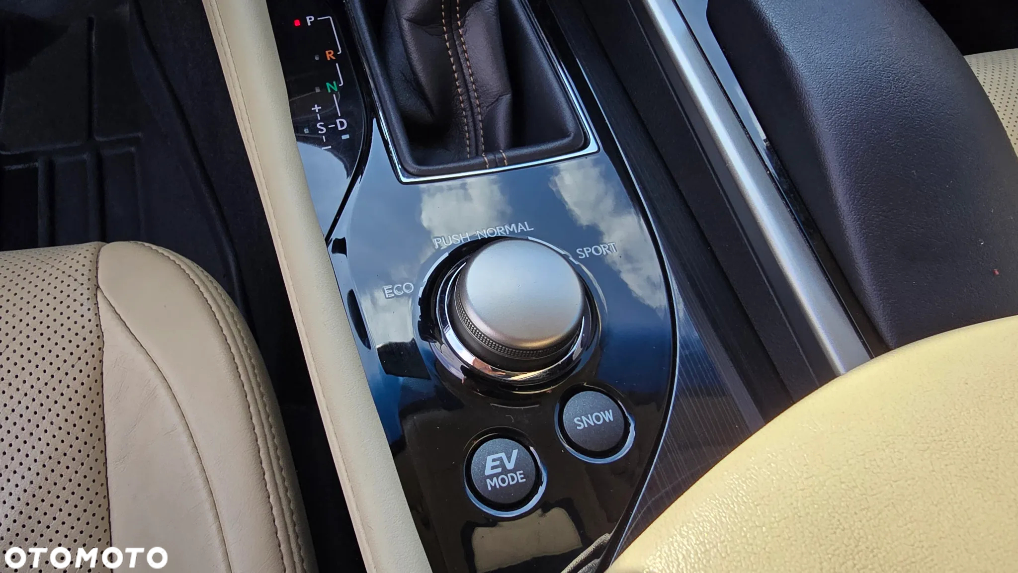 Lexus GS 300h Elite Business - 24