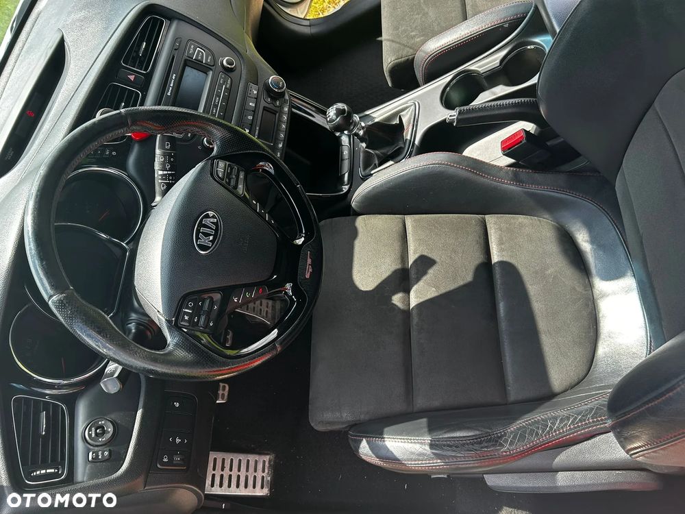Kia Ceed - 13