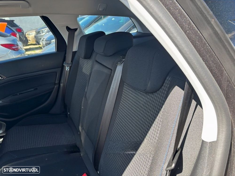 Peugeot 208 1.2 PureTech Style - 7