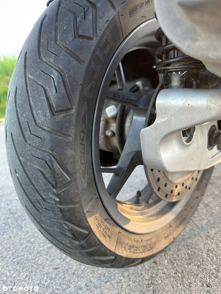 Yamaha X-max - 25