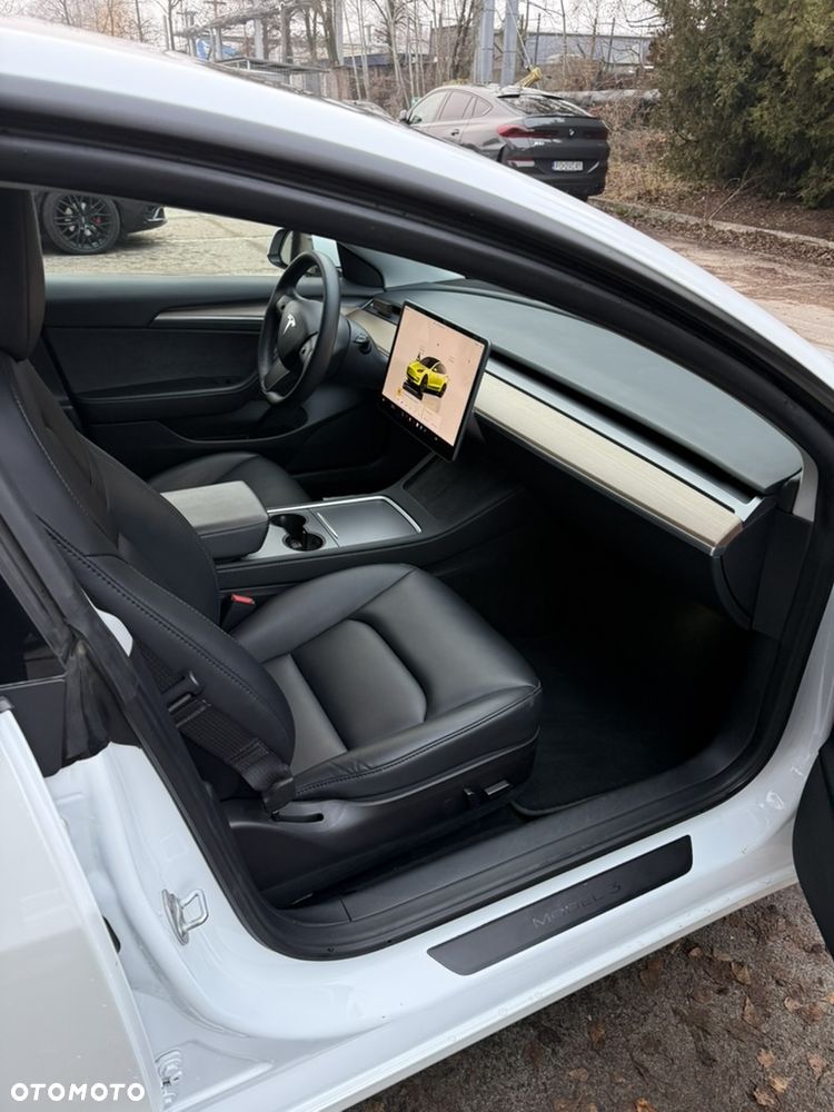 Tesla Model 3 - 12