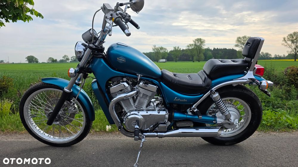 Suzuki Intruder - 8
