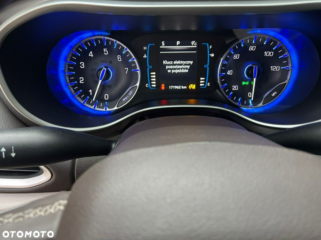 Chrysler Pacifica - 29
