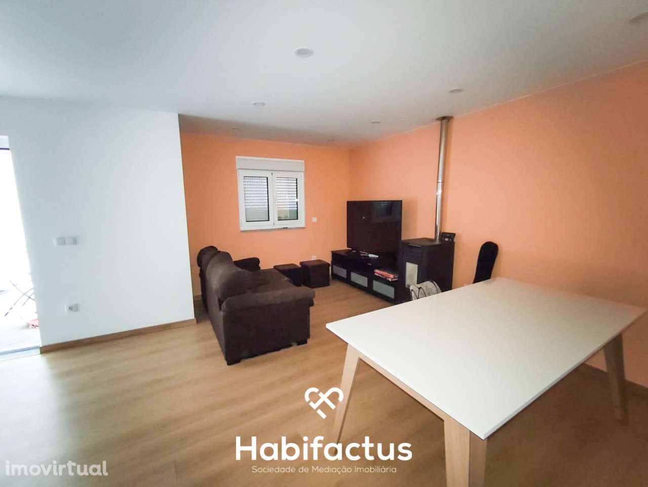 Moradia T2 reconstruída em Viseu - Grande imagem: 3/19