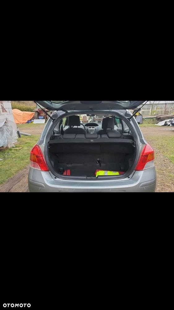 Toyota Yaris 1.4 D-4D Terra EU5 - 5