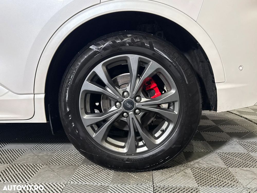 Ford Kuga - 13
